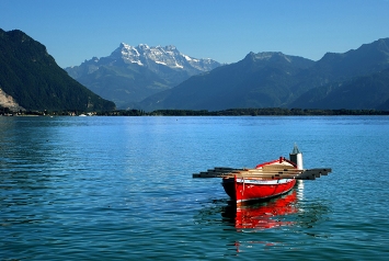 This photo of a beautiful Geneva, Switzerland waterview was taken by Simona Dumitru of Oxford, UK.